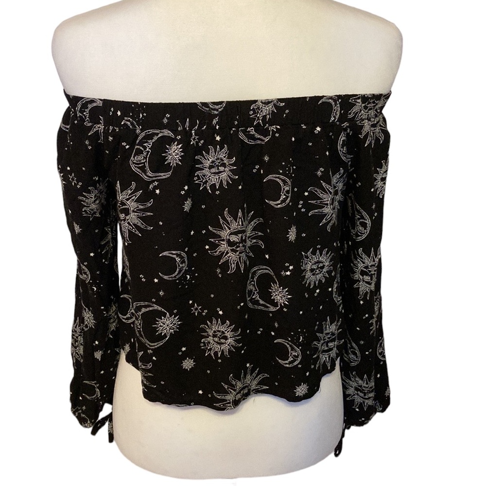 Kendall & Kylie off the shoulder black & white crop top. Celestial print.
